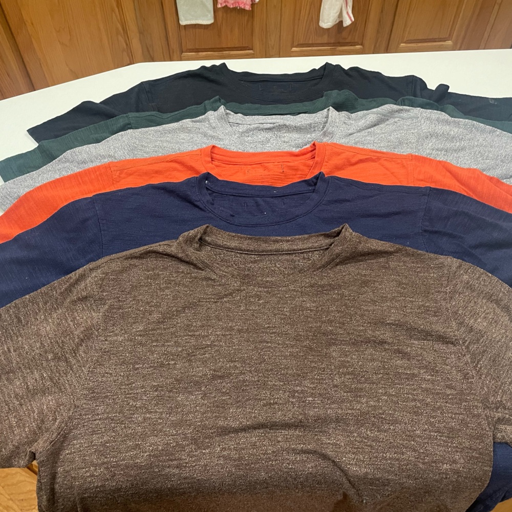 Fabletics Front Row Tees - LOT